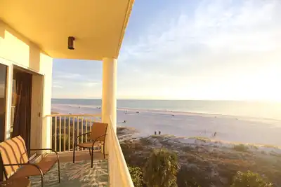 Image de Sunset Vistas Corner Direct Beach Front St. Pete Beach Treasure Island Clearwate