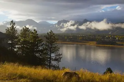 Image de Meilleure Vue Ă Estes Park! 1 de 2 superbes cabines adjacentes sur le lac Estes # 3459