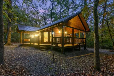 Image de Cabine lune de miel Sweet Escape-Luxury. Bain à remous, très grand lit, Wifi et bain à remous privé