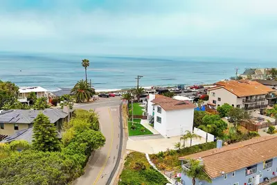 Image de Ocean Front w \/ Amazing Ocean View, Spacieux 2 lits 2 salles de bain, barbecue, équipement de plage, A \/ C