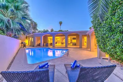 Image de Nv1908 Beautiful, Vintage Vegas Estate!