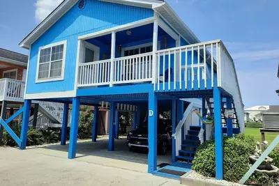 Image de Jours paresseux. . Détendez-vous et détendez-vous pour une escapade en chalet confortable! Plage 2e rangée