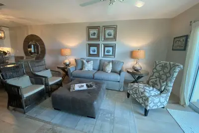 Image de 2br \/ 2ba Retraite Oceanfront récemment rénové à Northwest Point Resort