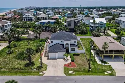 Image de \"Ocean View Paradise\" peut accueillir jusqu'à 11 personnes dont 1-3 familles avec enfants
