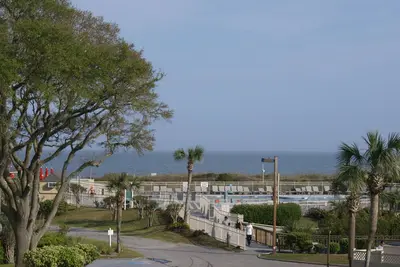 Image de Détendez-vous dans le confort de votre propre condo et admirez les magnifiques plages de Hilton Head!