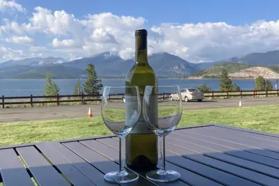 Image de Escapade luxueuse au bord du lac, Centrale pour les stations de ski, Wi-Fi gratuit