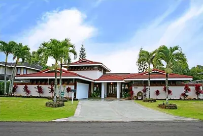 Image de Sur le terrain de golf de Makai Maison élégante avec bain à remous et piscine à Princeville