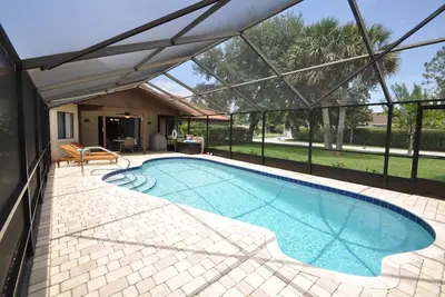 Image de Cozy Home Pool Front Pool W / quai de bateau