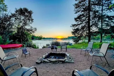 Image de Cottage Home sur le lac Mckusick, à 1 mille du centre-ville historique de Stillwater
