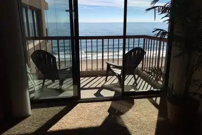 Image de Condo classé n ° 1, en front de mer, avec vue sur la baie aussi