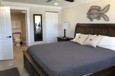 Image de Luxueux condo directement face à l'océan récemment rénové pour 6-8 personnes confortablement