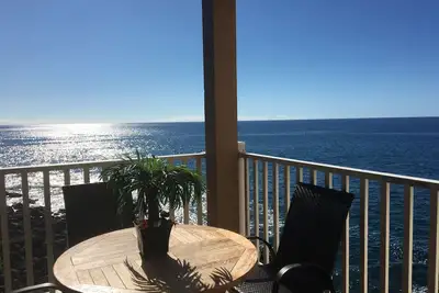 Image de 2Bed / 2Bath Absolute Oceanfront Condo