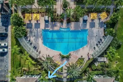 Image de Condo de vacances près de la piscine! ! !