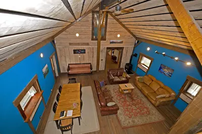 Image de Le pêcheur au combat. Maison entière. Un pâté de maisons du Beaverhead. Marcher jusqu'aux bars \/ fo