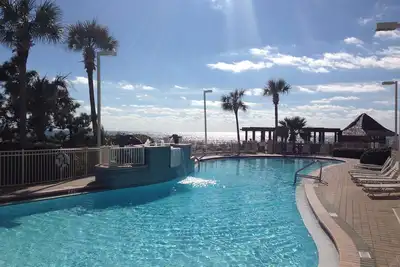 Image de Pelican Beach! Condo 2 chambres pour 6 personnes sur la plage! RÉSERVEZ Maintenant!
