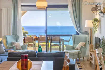 Image de Alghero sur la mer. Penthouse avec vue incroyable et vérandas couvertes pour 9 personnes