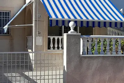 Image de Bungalow privé avec solarium, chambres doubles et lits jumeaux