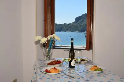 Image de Appartement sur la mer \"Lampuga\" sur la plage de Nerano