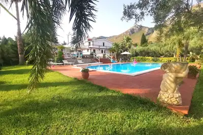 Image de * Sikelia Luxury Home * Piscine exclusive et jacuzzi