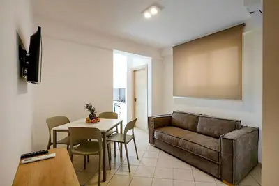 Image de Appartement T2 avec une grande terrasse à 5 minutes de la plage