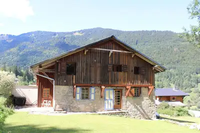 Image de Beau Chalet - 3xbedroom \/ 2xBATHROOM - 2mn De Ski Lift - Puits Jusqu’A 8