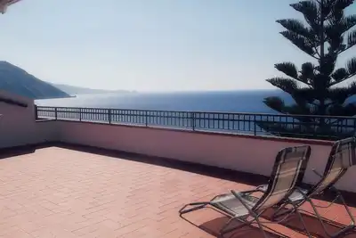 Image de Superbe appart avec une merveilleuse terrasse vue mer