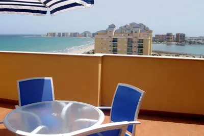 Image de Luxe, Double Penthouse en front de mer, Vue imprenable, WiFi, Télévision par satellite, Piscine