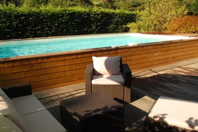 Piscine chauffée, sauna, étang, forêt à 10' de l'Océan