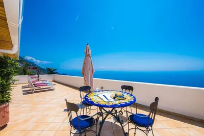 Image de Idéal pour les jeunes couples, les familles ou les amis. Spectacular view, Wi-Fi