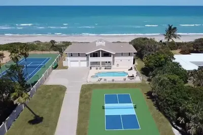 Image de Golden Sands® Pearl -Luxe Luxury Beachfront -Pool & Spa -Superbes vues sur l'océan
