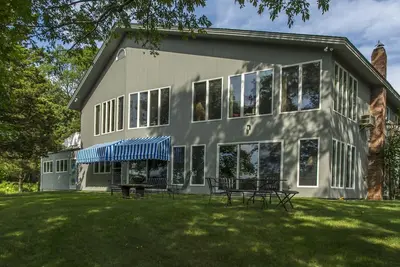 Image de Accueil Waterfront sur la magnifique île de Shelter w \/ grand quai en eau profonde