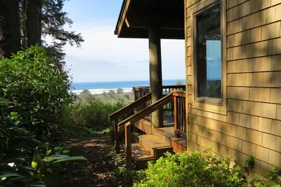 Image de Ocean View Oasis Private Retreat. Luxe et qualité! 4 couchages.