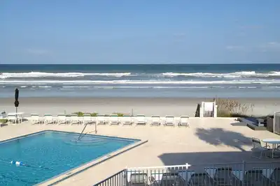 Image de 2\/2 Direct Oceanfront, Boogie Boards, parapluie, serviettes de plage, PRÊT pour Vous!