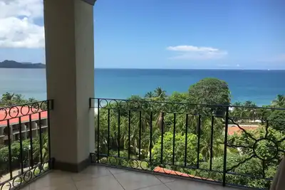 Image de Oceanica 2br \/ 2 Ba - Vue sur la mer, promenade jusqu'à la plage, couchers de soleil - Des tonnes de commodités!