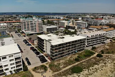 Image de * Vue sur la plage * Wifi gratuit, ascenseur, beaucoup de parking gratuit