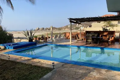 Image de Villa en bord de mer avec piscine privée 3br \/ 3. 5 Ba sur une plage isolée