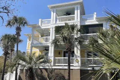 Image de \"Ocean's Song\" * Maison De Luxe 5br \/ 6ba, piscine, ascenseur * 1 pâté de maisons de la plage * 5 étoiles