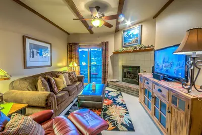 Image de Entièrement Rénové Condo Avec Awesome Steamboat Location!