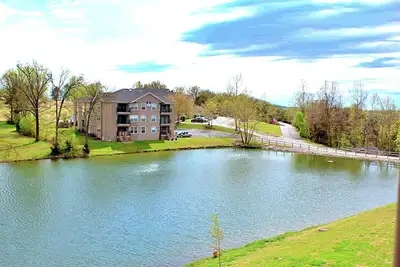 Image de Magnifique et spacieux condo à Holiday Hills Resort (piscine intérieure et WiFi)