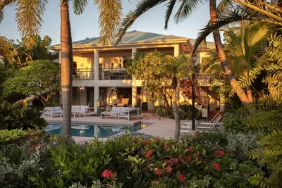 Image de Domaine De Luxe De Cameron Avec Quai Et Piscine