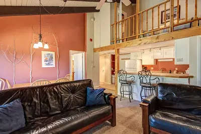 Image de Magnifique Condo Steamboat avec un excellent emplacement.