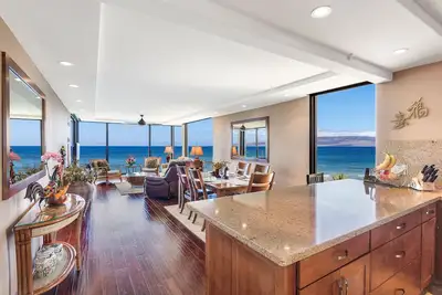 Mahana à Kaanapali, front de mer spectaculaire 2 Br. , 2 Ba Condo, Unité # 1011
