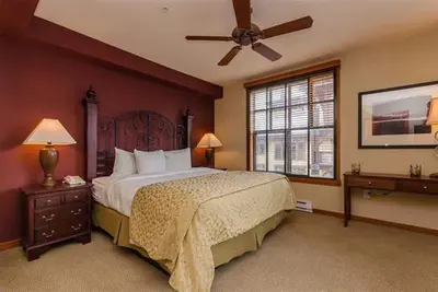 Image de 2 Chambres Dans Les Deux Village Grand Sierra Lodge Et Village Monache (Westin)