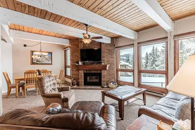 Image de Hautement ��valué - Magnifique Condo Steamboat, Accès au Bain à Remous, Très Bien Situé