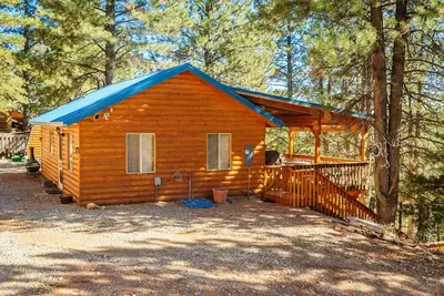 Image de Cabane en rondins de charme avec pont surdimensionné et une vue imprenable! Profitez de l'air frais de la montagne pendant