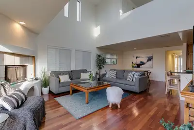 Image de Bright Spacious 4 chambres Penthouse étapes à la plage