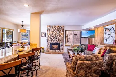 Image de 2 chambres logement dans Ketchum