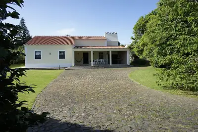 Image de Maison, Villa près de la mer, pour des vacances à Biscoitos (île de Terceira)