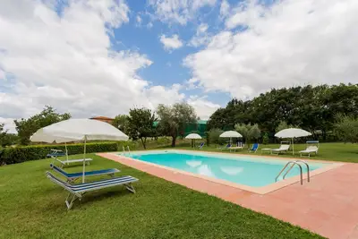 Image de Bel appartement dans la campagne de Montepulciano, visites de vignobles, balades à vélo, détente