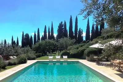 Image de Résidence typique avec panorama extraordinaire et piscine entre Florence et Arezzo.